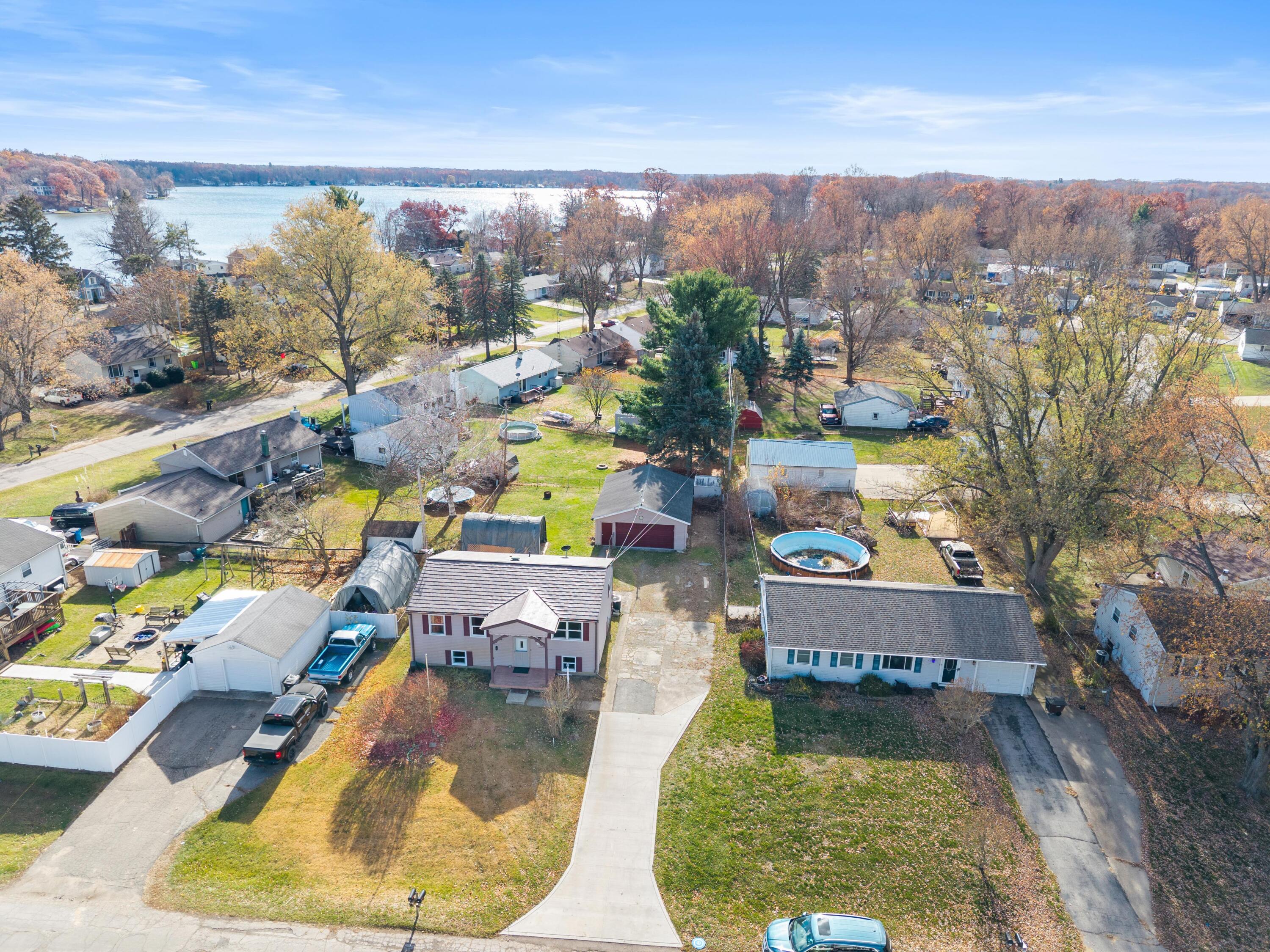 5641 Larch Drive Jackson, MI 49201 - Photo 27 of 33 Arial 4/Lake