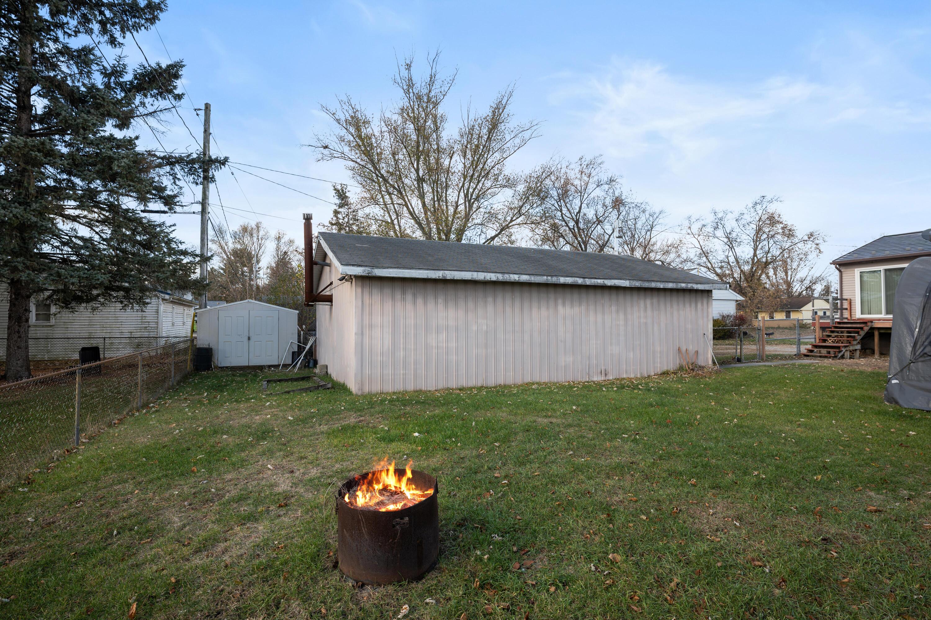 5641 Larch Drive Jackson, MI 49201 - Photo 5 of 33 Garage & Shed