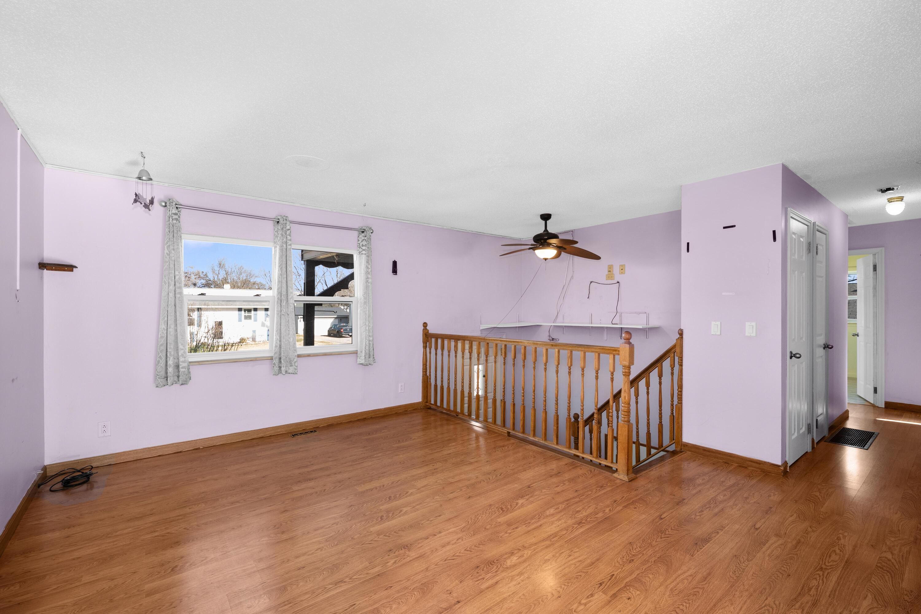 5641 Larch Drive Jackson, MI 49201 - Photo 8 of 33 Living Room 2