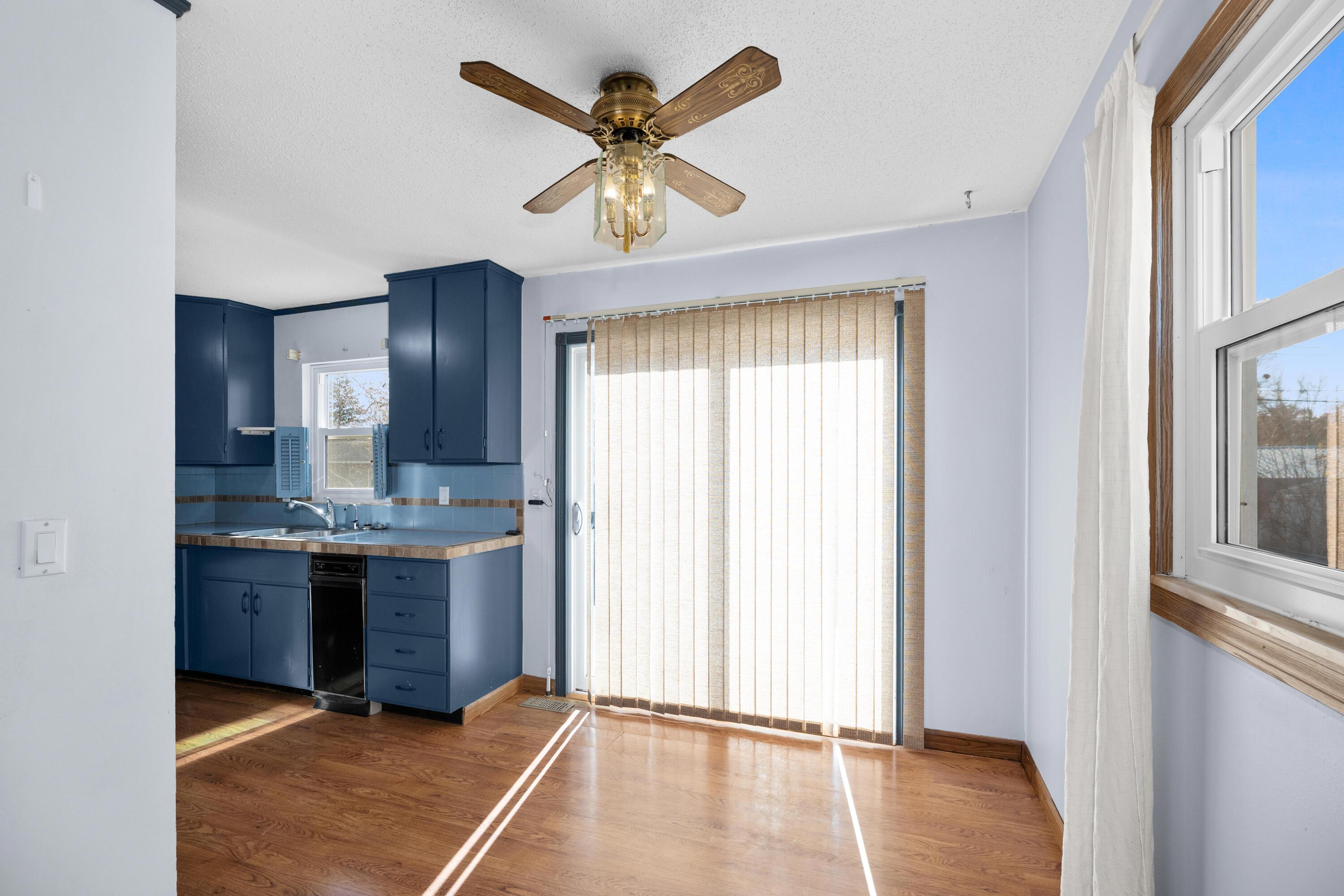 5641 Larch Drive Jackson, MI 49201 - Photo 9 of 33 Dining Area