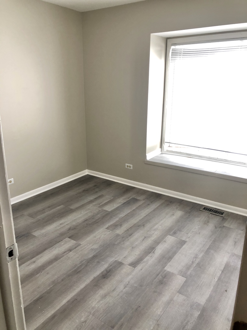 1769 Raleigh Lane Hoffman Estates, IL 60169 - Photo 9 of 17 a view of a small space with window