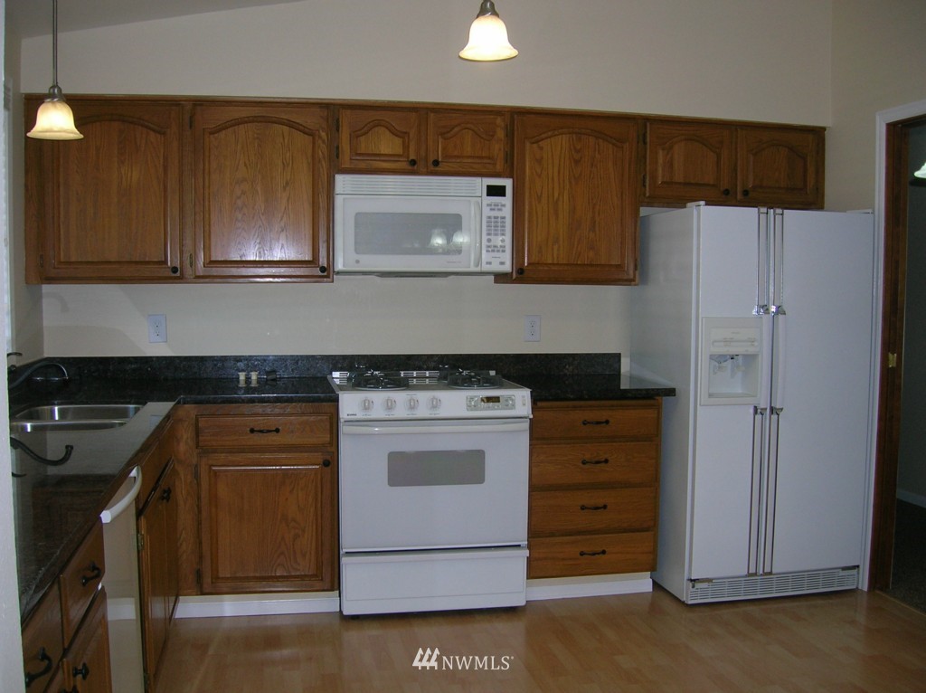 21819 8th Place West Bothell, WA 98021 - Photo 4 of 15