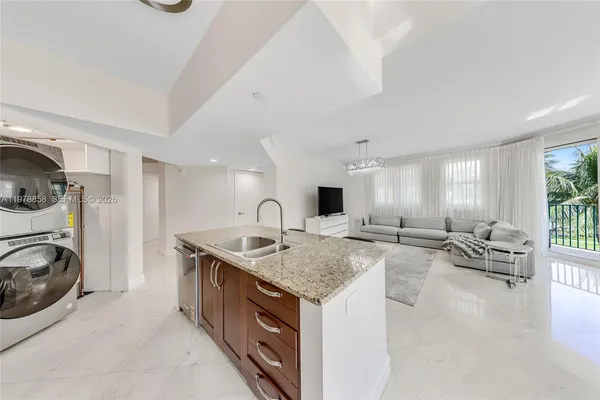 $5,300 | 20000 East Country Club Drive, Unit 311, Aventura, FL 33180