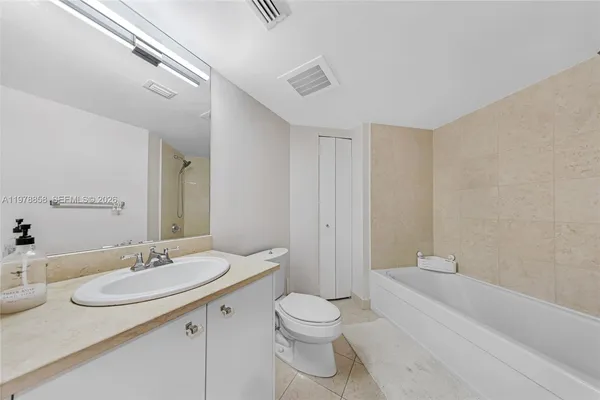 $5,300 | 20000 East Country Club Drive, Unit 311, Aventura, FL 33180
