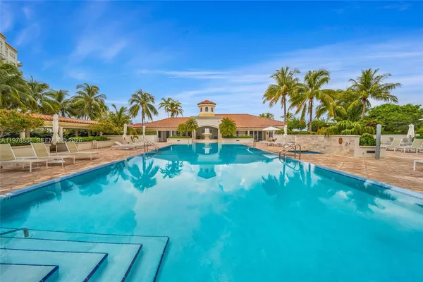 $5,300 | 20000 East Country Club Drive, Unit 311, Aventura, FL 33180