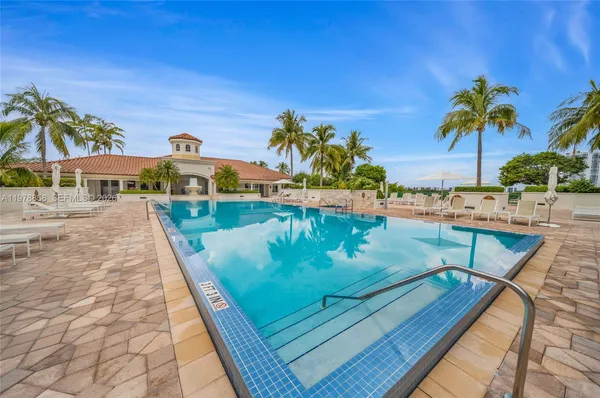 $5,300 | 20000 East Country Club Drive, Unit 311, Aventura, FL 33180