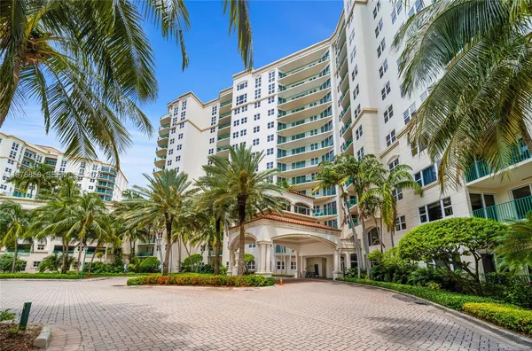 $5,300 | 20000 East Country Club Drive, Unit 311, Aventura, FL 33180