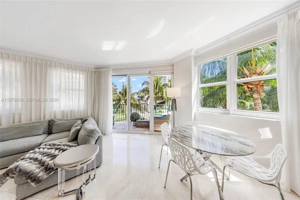 $5,300 | 20000 East Country Club Drive, Unit 311, Aventura, FL 33180