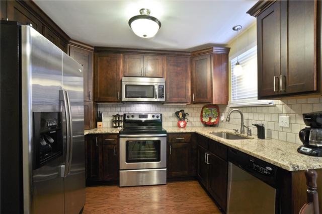 Kitchen has been remodeled! New Cabinets, Appliances, Granite