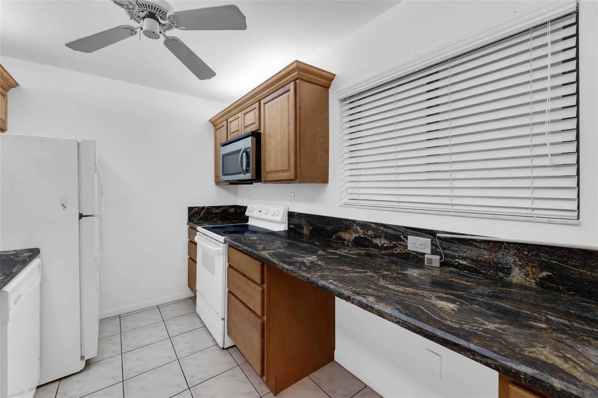 900 Southwest 9th St Circle, Unit 105 Boca Raton, FL 33486 - Photo 6 of 34 Photo 6