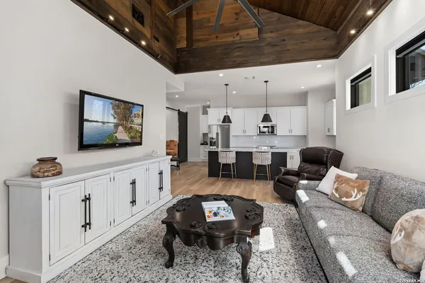 $5,470,000 | 210 Riverwood, Boerne, TX 78006