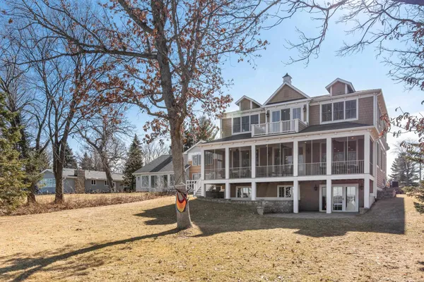 $3,849,000 | W3024 Longview Green Lake, Markesan, WI 53946