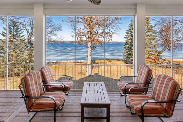 $3,849,000 | W3024 Longview Green Lake, Markesan, WI 53946