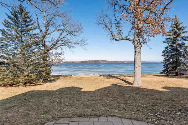 $3,849,000 | W3024 Longview Green Lake, Markesan, WI 53946