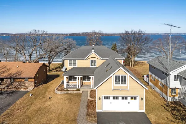 $3,849,000 | W3024 Longview Green Lake, Markesan, WI 53946