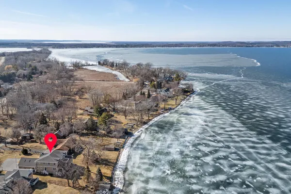 $3,849,000 | W3024 Longview Green Lake, Markesan, WI 53946