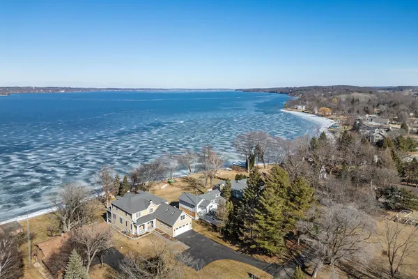 $3,849,000 | W3024 Longview Green Lake, Markesan, WI 53946