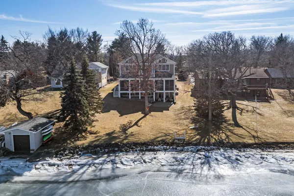 $3,849,000 | W3024 Longview Green Lake, Markesan, WI 53946