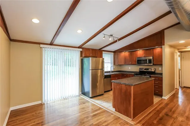 $1,910 | 5612 North Euclid Avenue, Kansas City, MO 64118