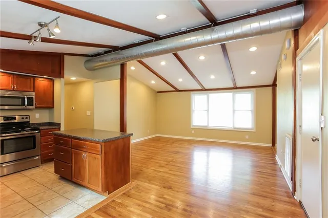 $1,910 | 5612 North Euclid Avenue, Kansas City, MO 64118