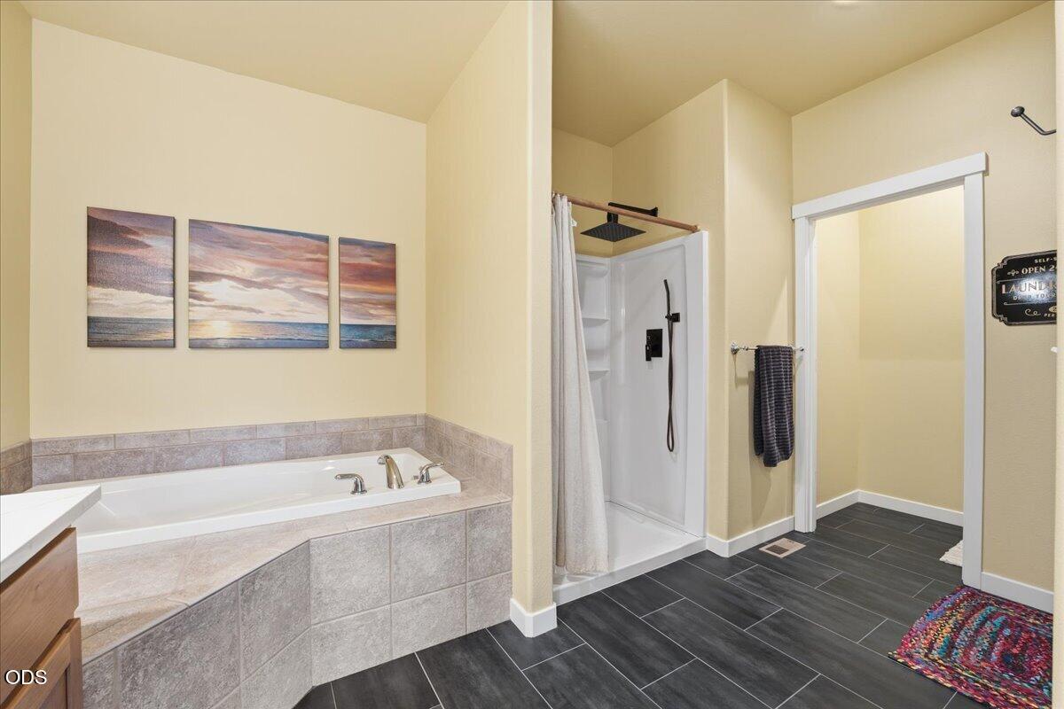 1354 Highland View Loop Redmond, OR 97756 - Photo 28 of 46