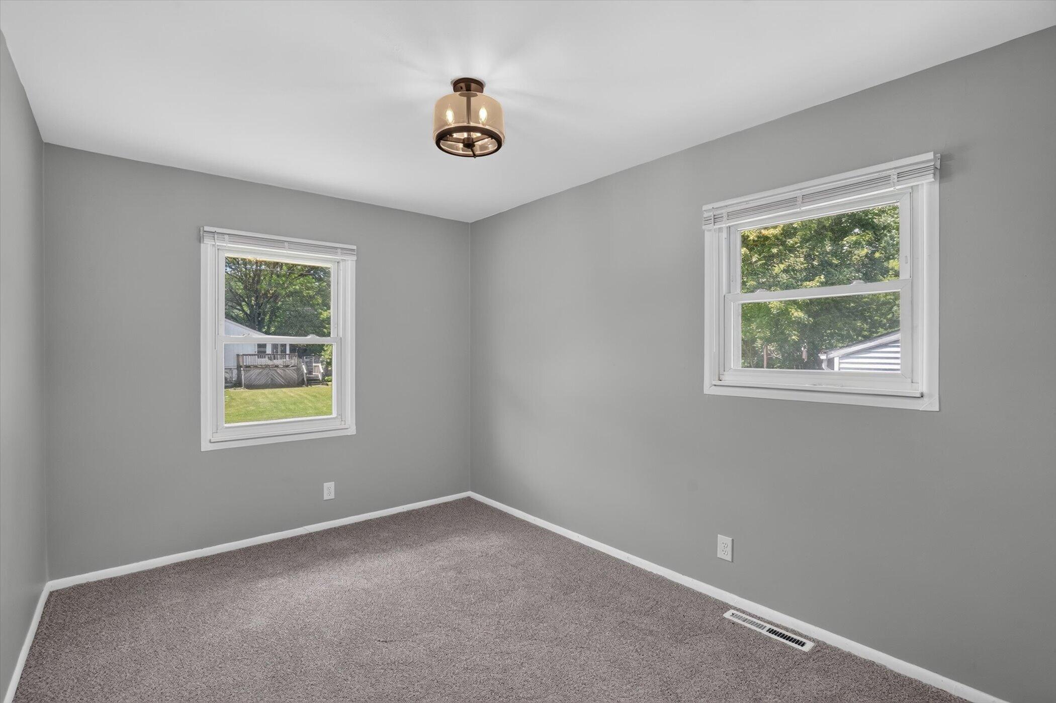 284 Stanford Lane Jackson, MI 49203 - Photo 23 of 39 22-284-Stanford-Ln-Windowstill-Photograp