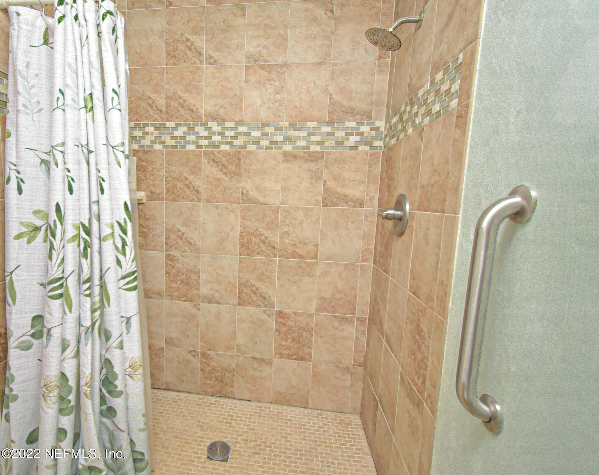 566 Clifton Road Crescent City, FL 32112 - Photo 27 of 41 a bathroom with a shower