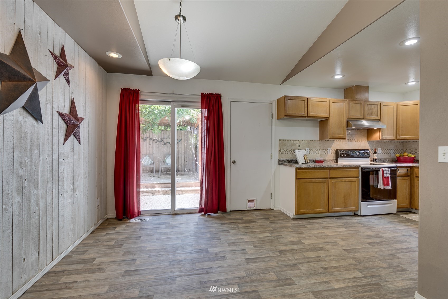 17258 Mountain View Road Southeast Monroe, WA 98272 - Photo 11 of 25 Gallery Image 11