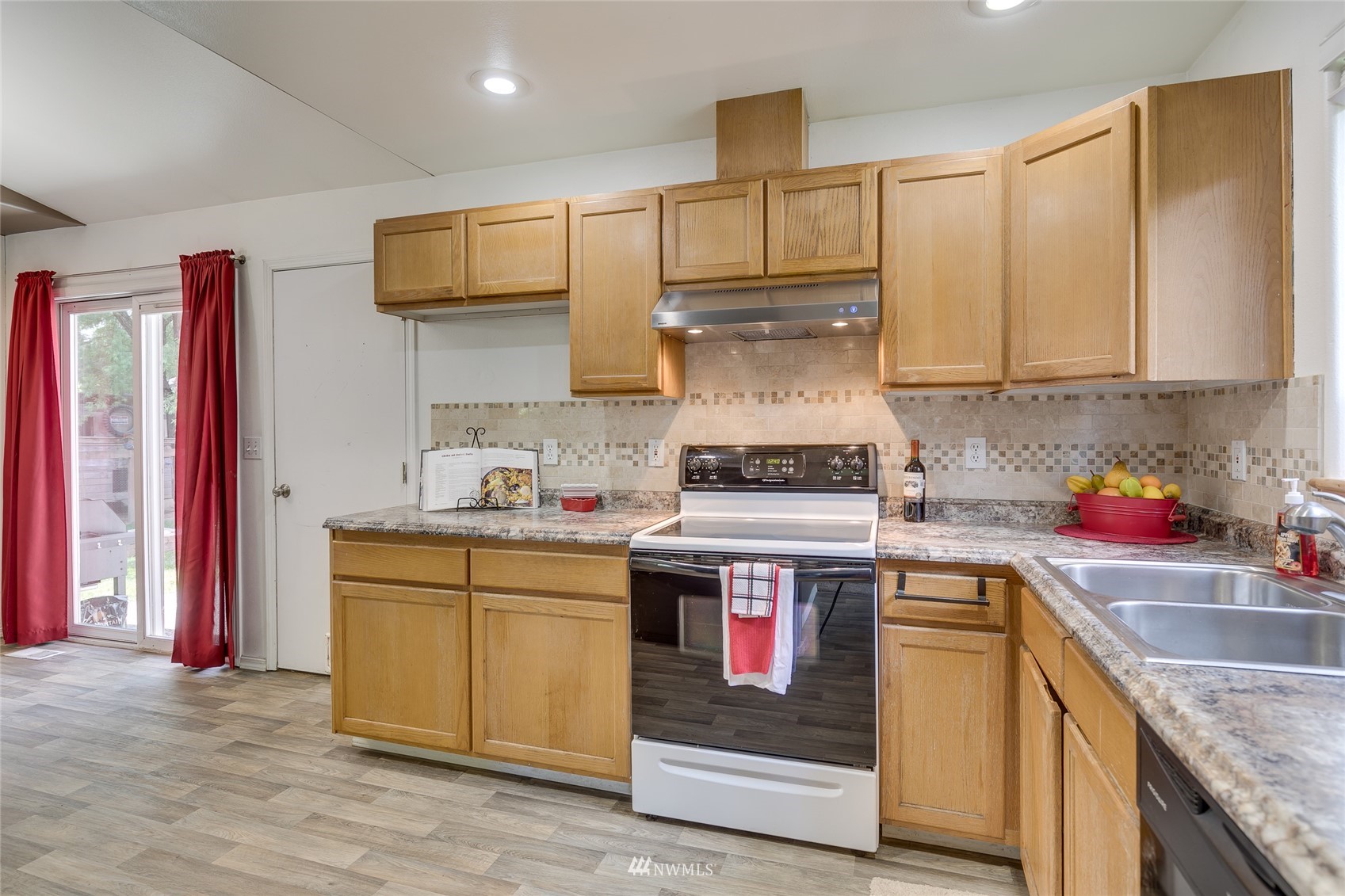 17258 Mountain View Road Southeast Monroe, WA 98272 - Photo 8 of 25 Gallery Image 8
