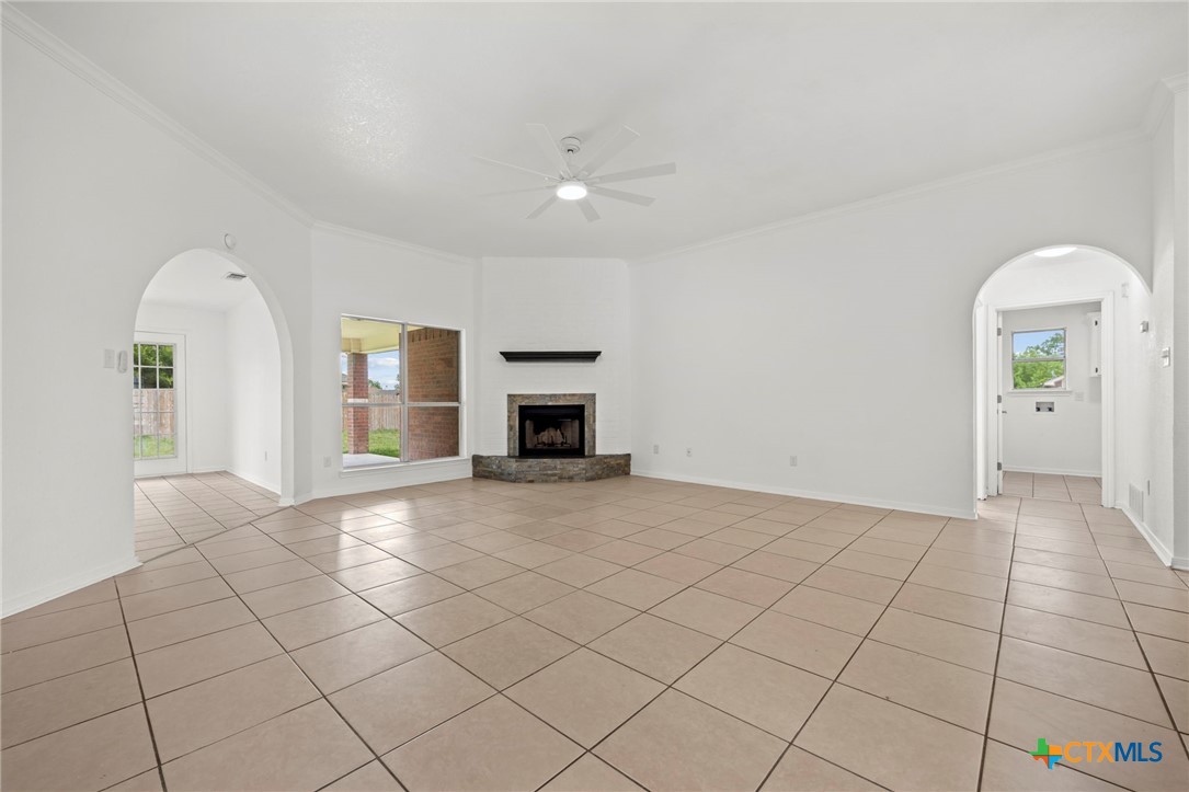 4201 Jim Avenue Killeen, TX 76549 - Photo 5 of 39 Living Room