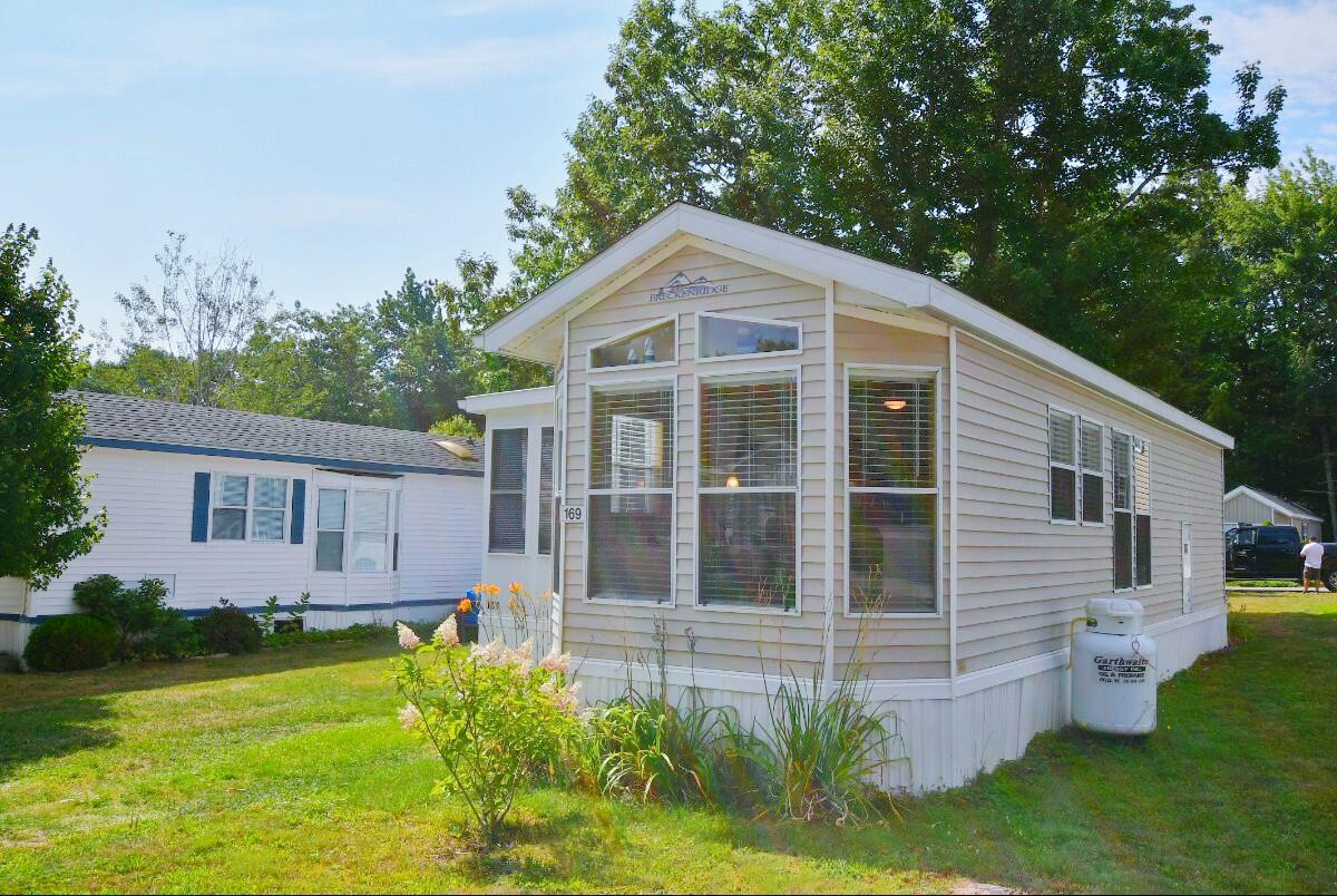 430 Post Road, Unit 169 Wells, ME 04090 - Photo 3 of 46 corner right front