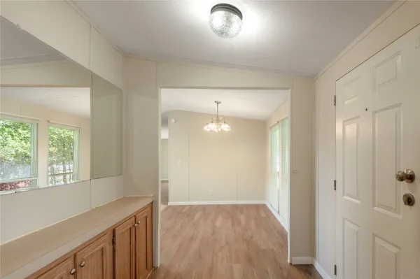 $995 | 1961 Quality Boulevard, Unit 12, Huntsville, TX 77320