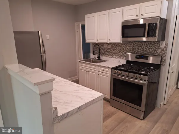 $985 | 5235 Oxford Avenue, Unit 3F, Philadelphia, PA 19124