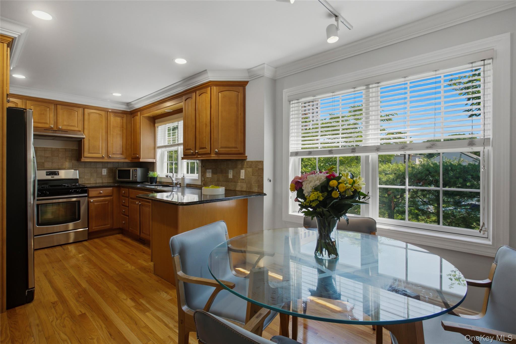 11 Prince Street, Unit C5 New Rochelle, NY 10801 - Photo 5 of 21 Updated eat-in kitchen.