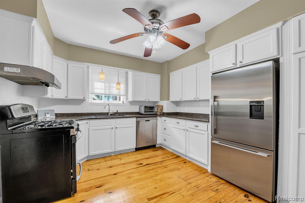 1365 Harvard Road Grosse Pointe Park, MI 48230 - Photo 15 of 44