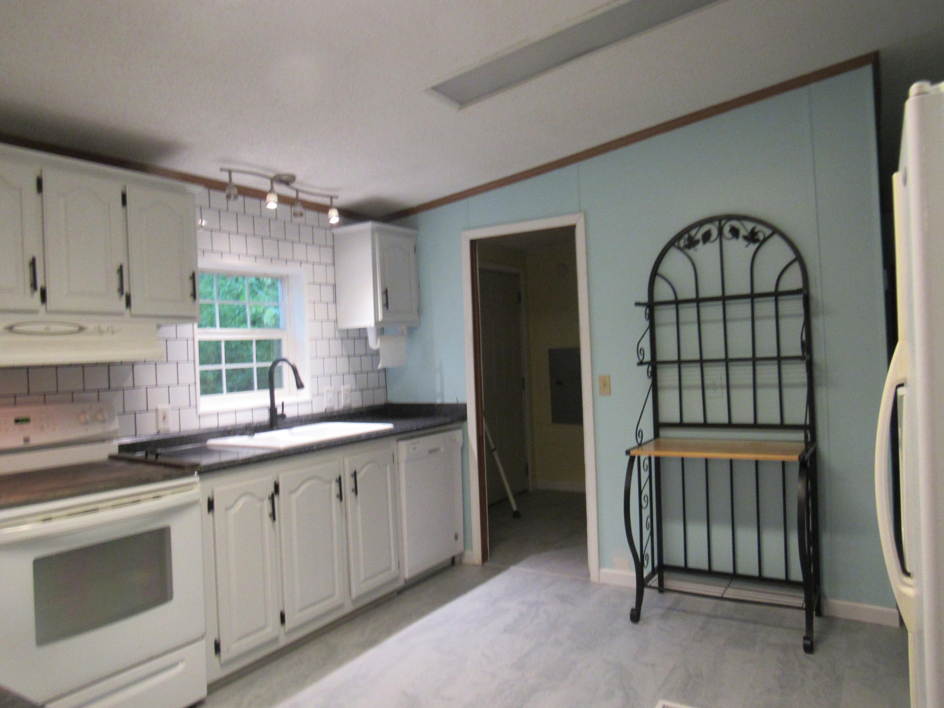 820 Bluff Road Harriman, TN 37748 - Photo 13 of 32 Kitchen