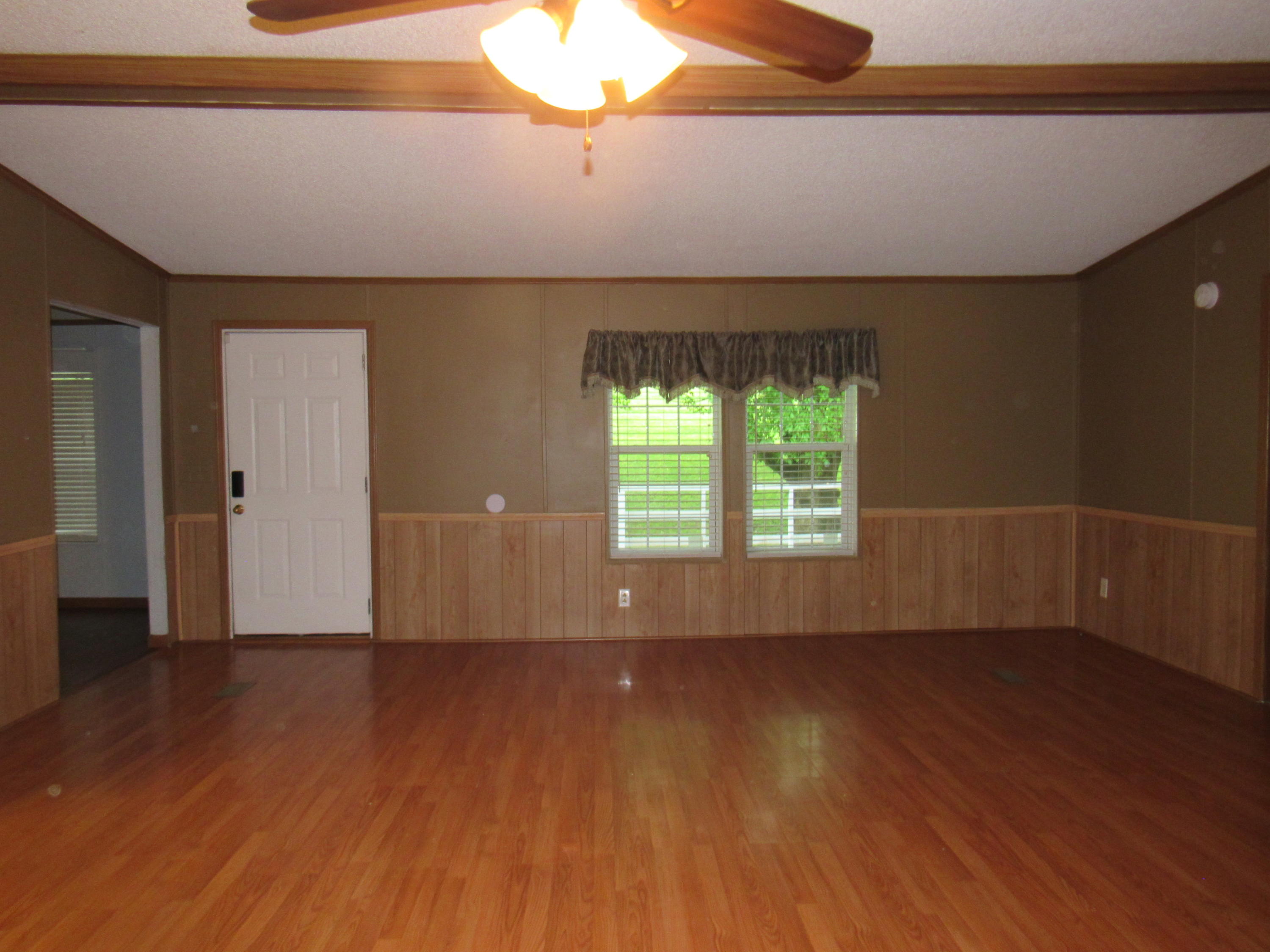 820 Bluff Road Harriman, TN 37748 - Photo 20 of 32 living room