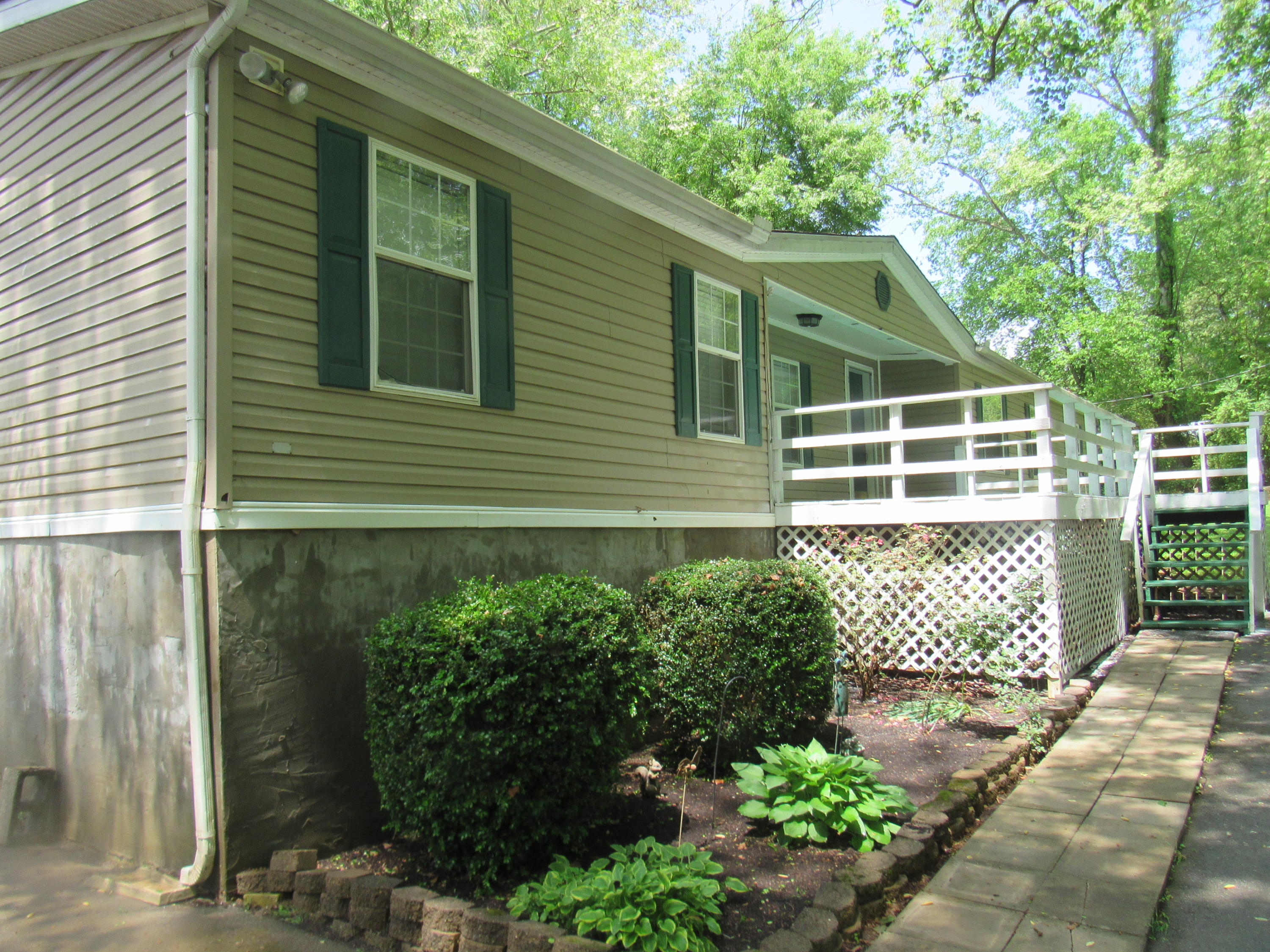 820 Bluff Road Harriman, TN 37748 - Photo 3 of 32 Park like setting