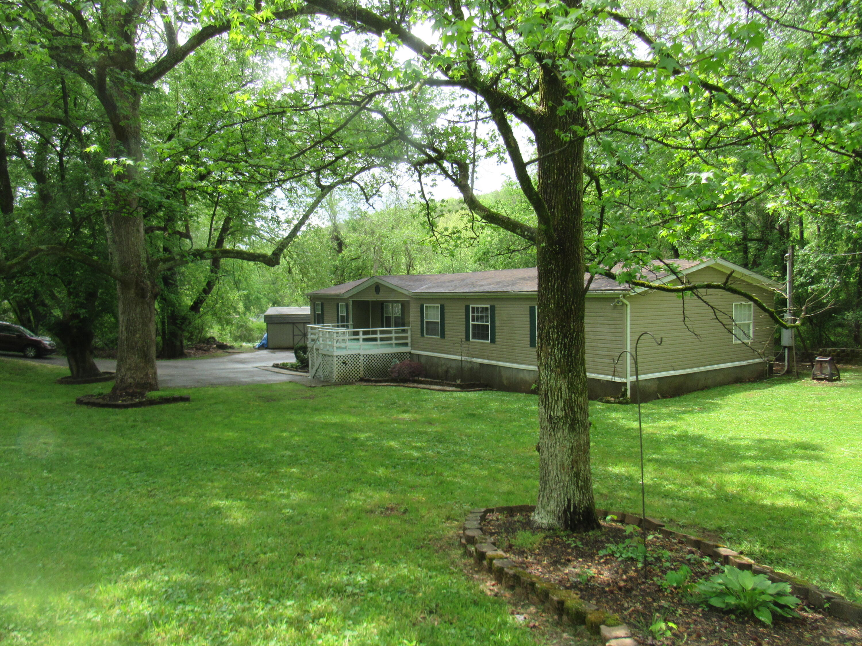 820 Bluff Road Harriman, TN 37748 - Photo 6 of 32 820 Bluff Road