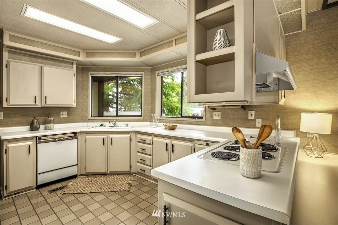 12630 Northeast 197th Street Bothell, WA 98011 - Photo 12 of 29 Gallery Image 12