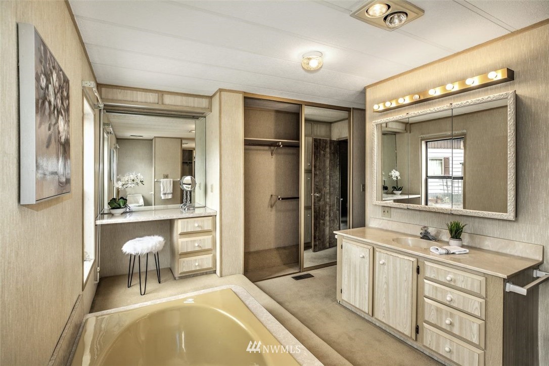 12630 Northeast 197th Street Bothell, WA 98011 - Photo 16 of 29 Gallery Image 16