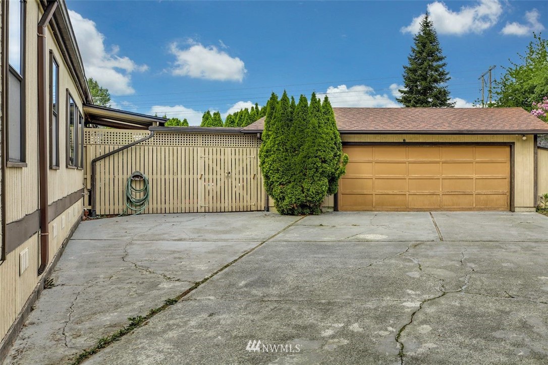 12630 Northeast 197th Street Bothell, WA 98011 - Photo 24 of 29 Gallery Image 24