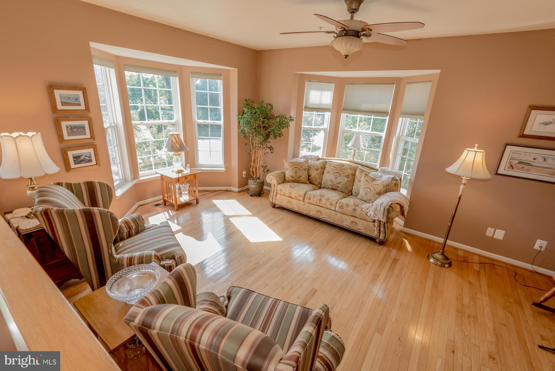 664 Luthardt Road Middle River, MD 21220 - Photo 11 of 18 Living Room