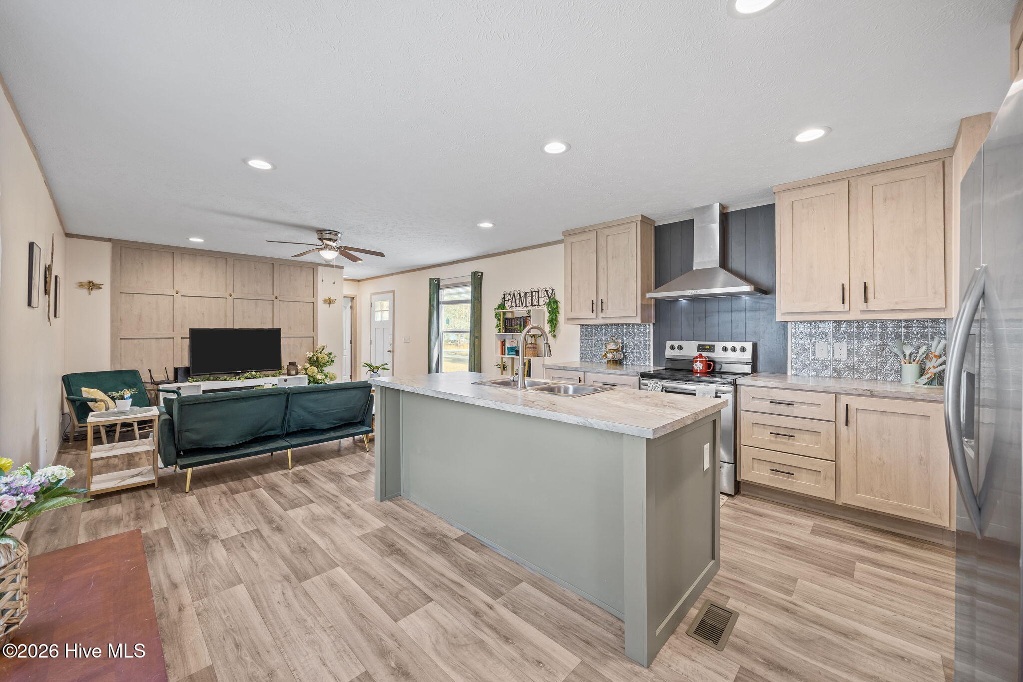 728 James Street Hubert, NC 28539 - Photo 13 of 31 21-web-or-mls-728 James St. 39
