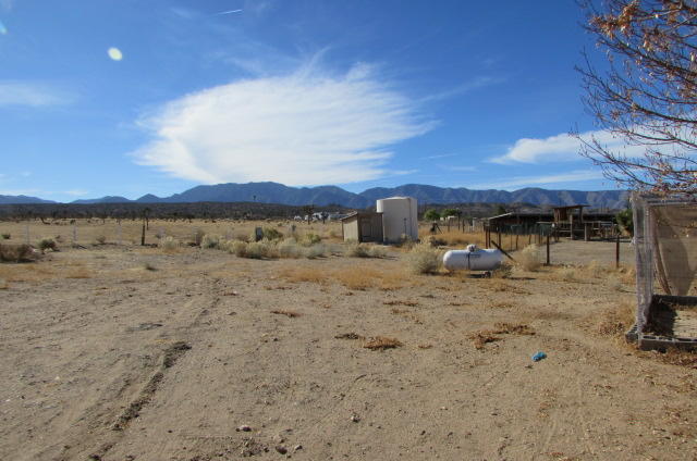 17150 Fort Tejon Road Llano, CA 93544 - Photo 11 of 12 030