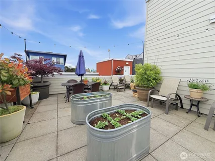 $349,950 | 232 Belmont Avenue East, Unit 202, Seattle, WA 98102