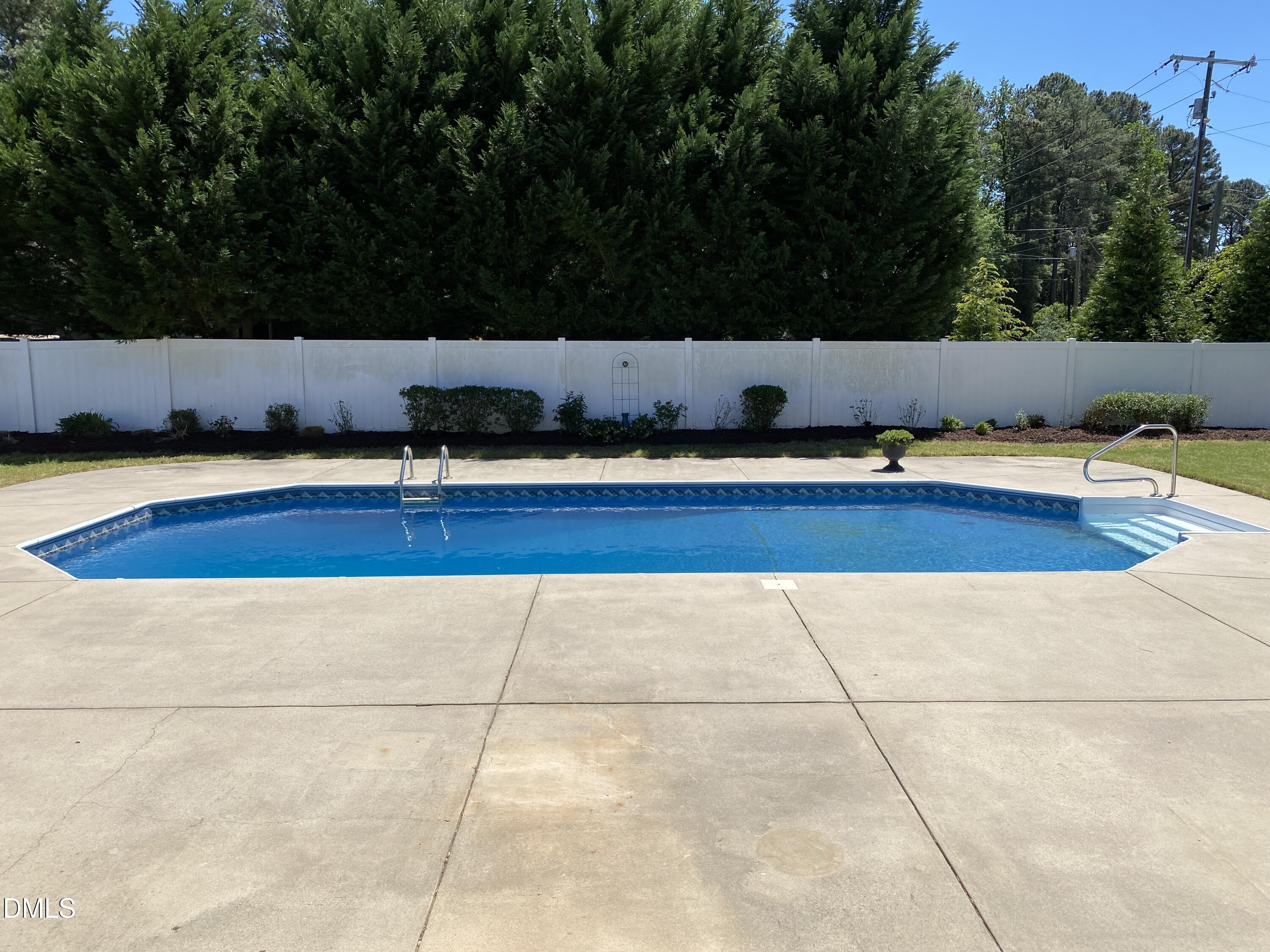 5402 Russell Road Durham, NC 27712 - Photo 3 of 33