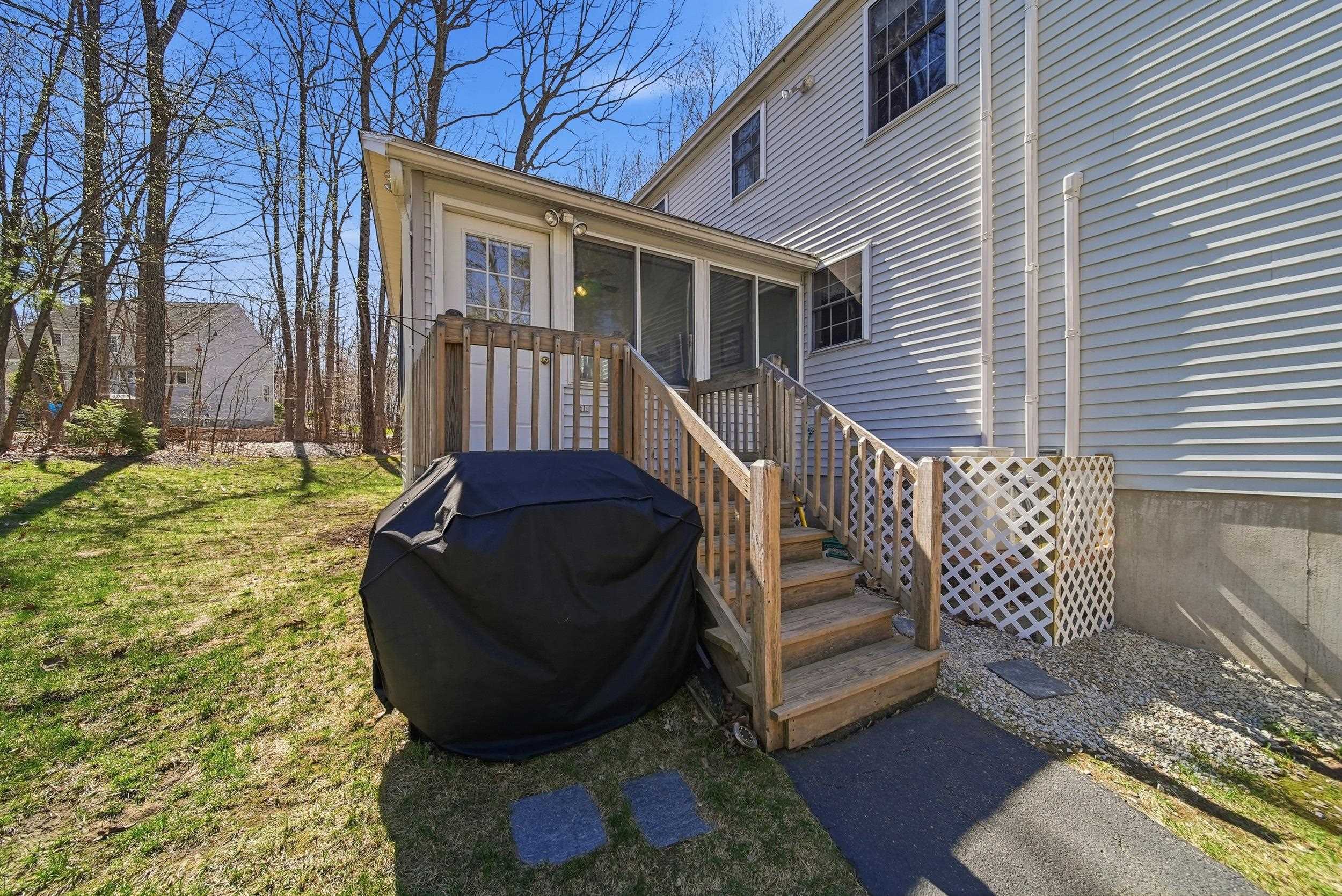 10 Virginia Court Hooksett, NH 03106 - Photo 31 of 34