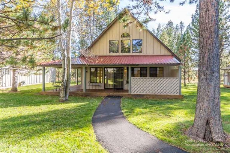 26 Circle 4 Ranch Circle Sunriver, OR 97707 - Photo 1 of 25 Primary Photo