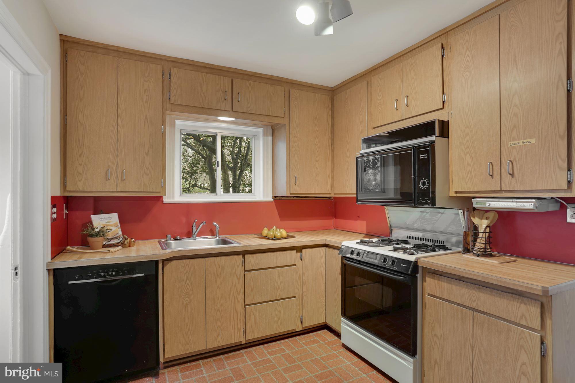 5724 Nebraska Avenue Northwest Washington, DC 20015 - Photo 11 of 28